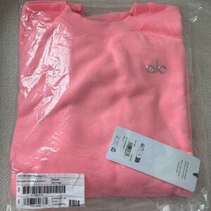 NWT Alo Yoga Accolade Crew Neck Pullover in Neon Bubblegum